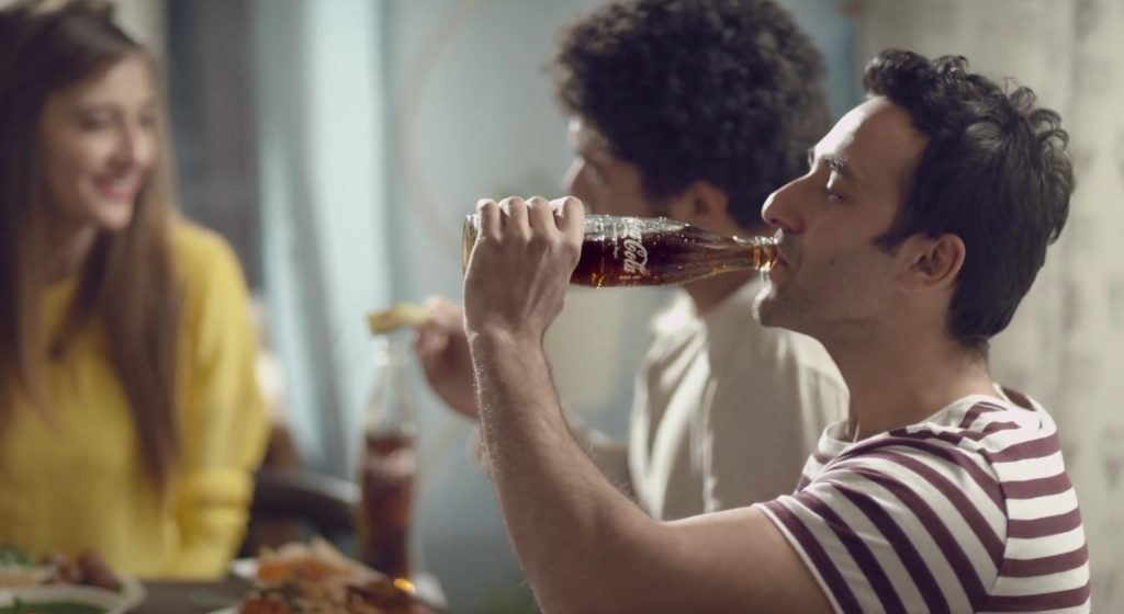 الأكل أحلى مع كوكاكولا