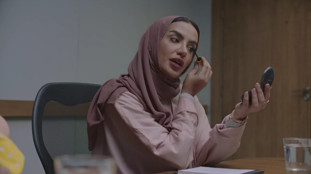 احترنا في وصفهم