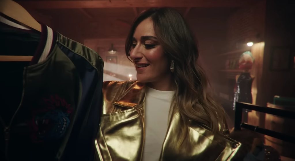 مزايا لك انت و بس