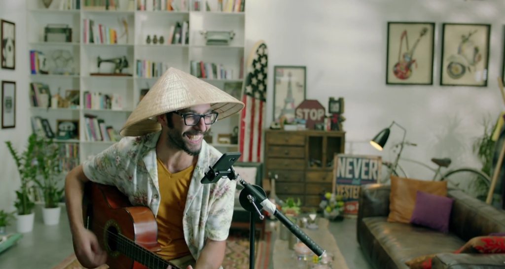 كلّم العالم