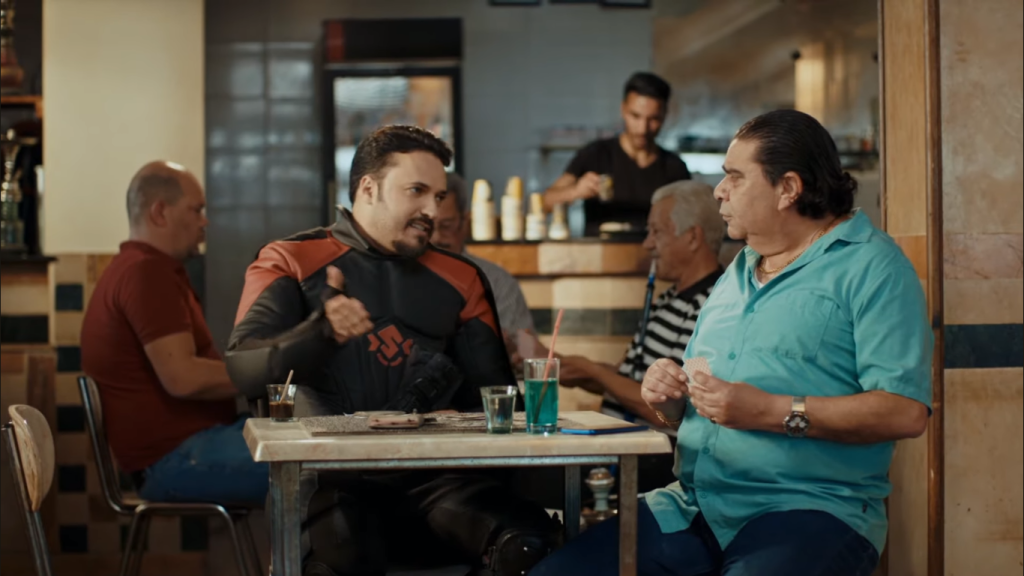 تطير و إلّا بطل خارق يطير ؟