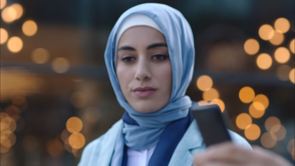 لاتقارن بغيرك .. و عيش الامتنان