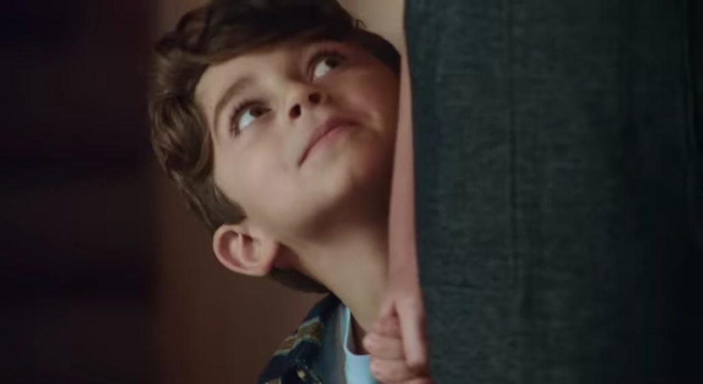 ضحكتك بالدنيا