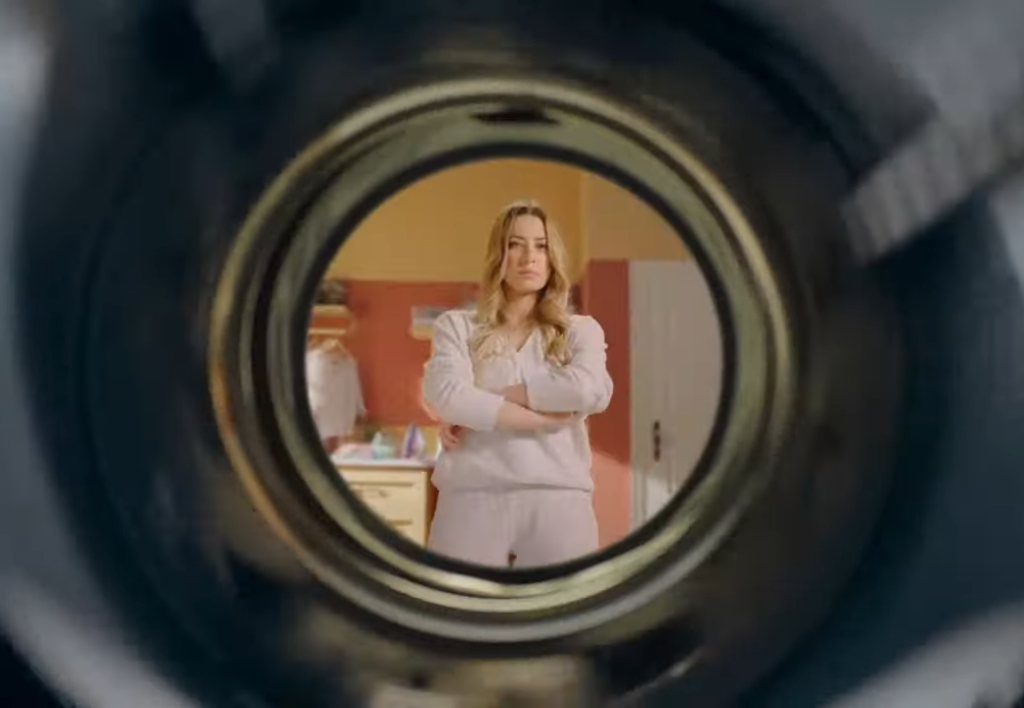 دايماً في ظهرك