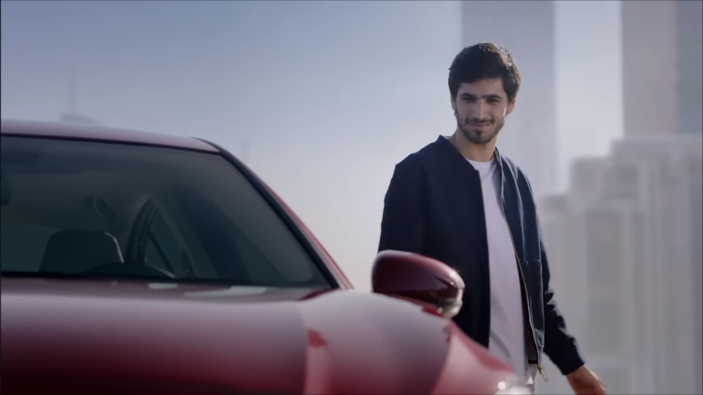 بفخر نمضي قُدماً