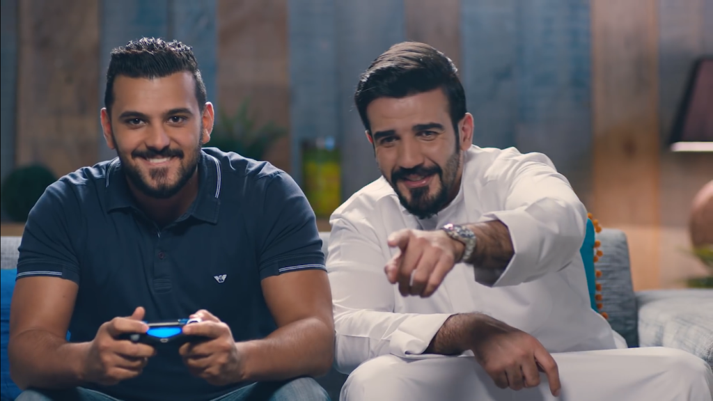 معاك بكل مكان